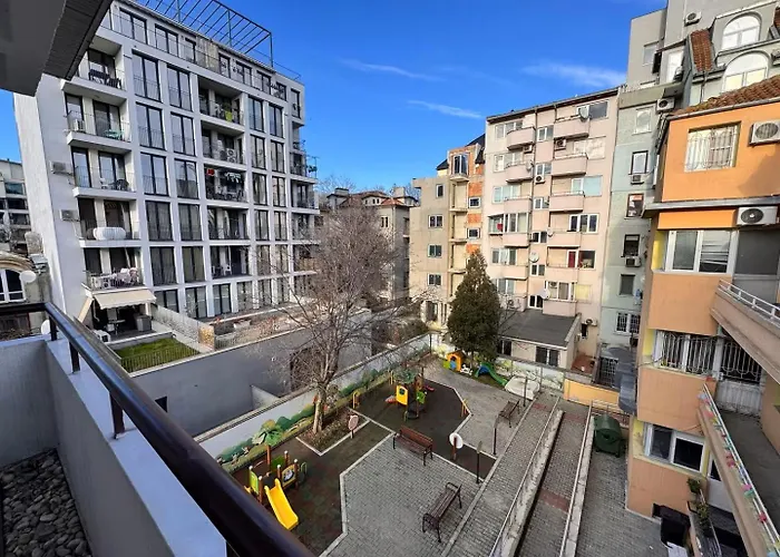 Apartamento модерен оазис в морската градина